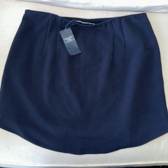 NWT - Abercrombie Skirt - Picture 3 of 4